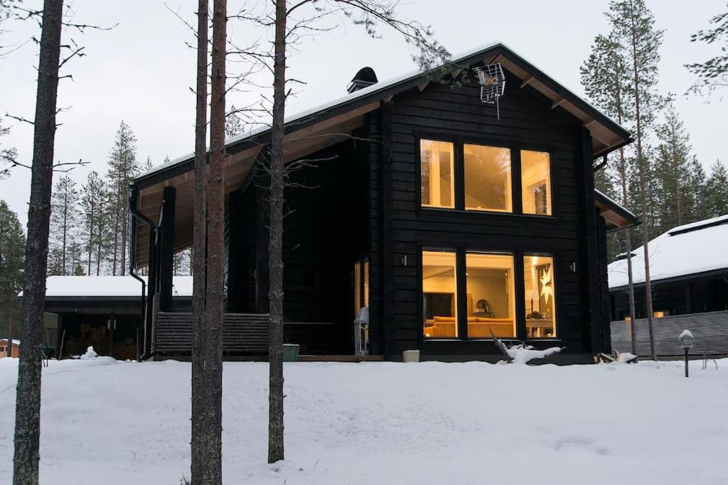 Log-house at Pyhätunturi ski resort. view 3