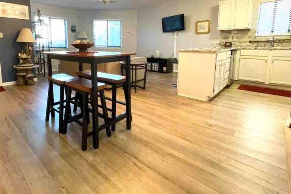 Lucy’s Bayside Paradise view 4