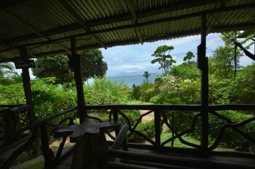 Cabinas vista isla del caño corcovado