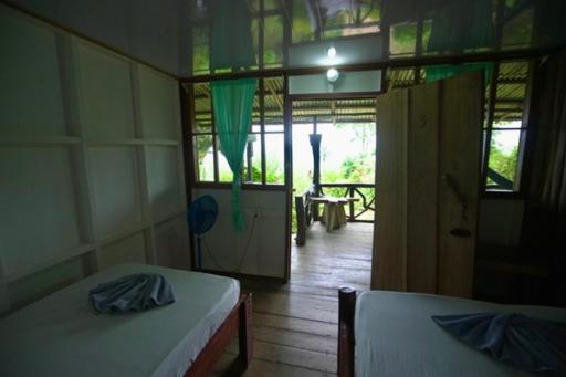 Cabinas vista isla del caño corcovado