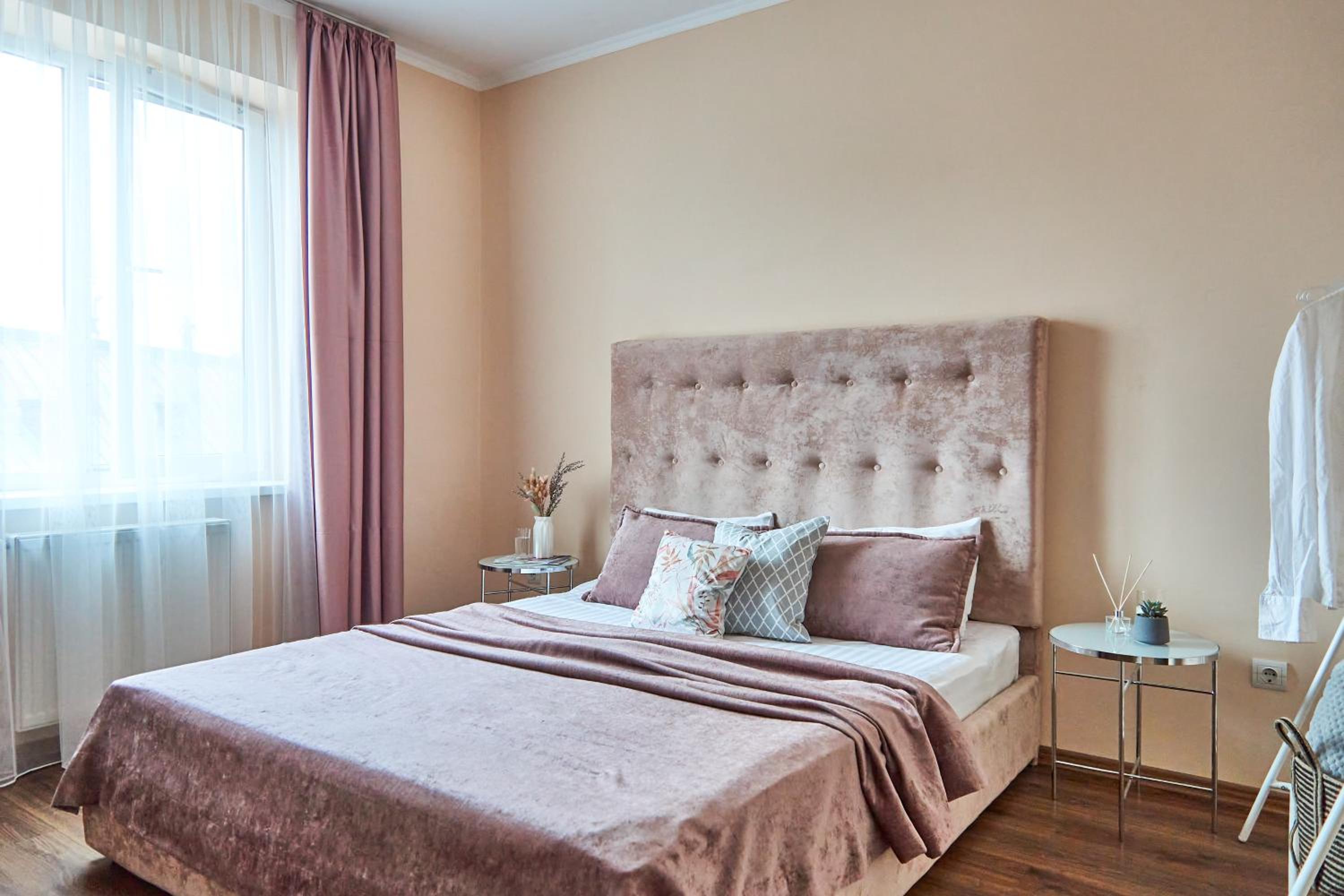 Central Two room Lux Apartments view 5