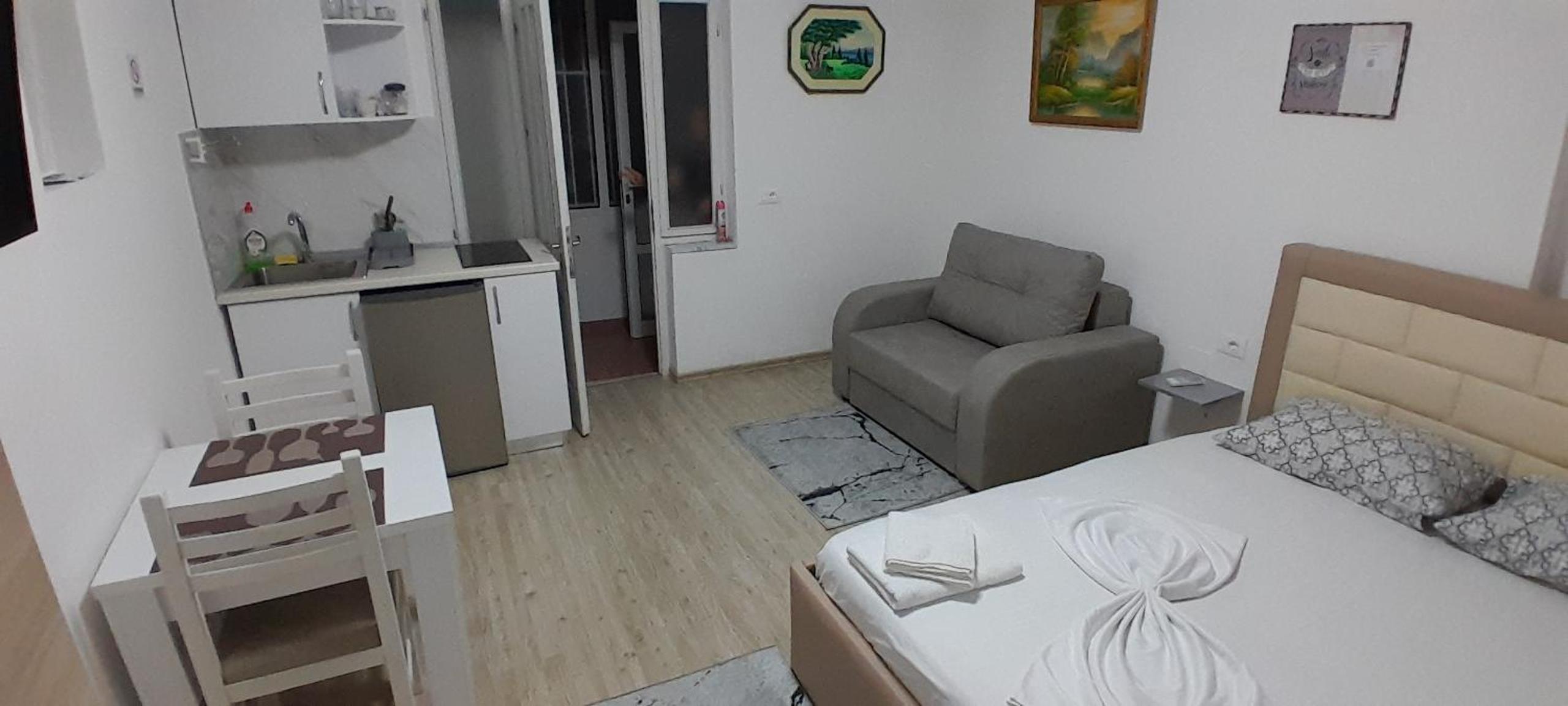 Klent Studio Apartment