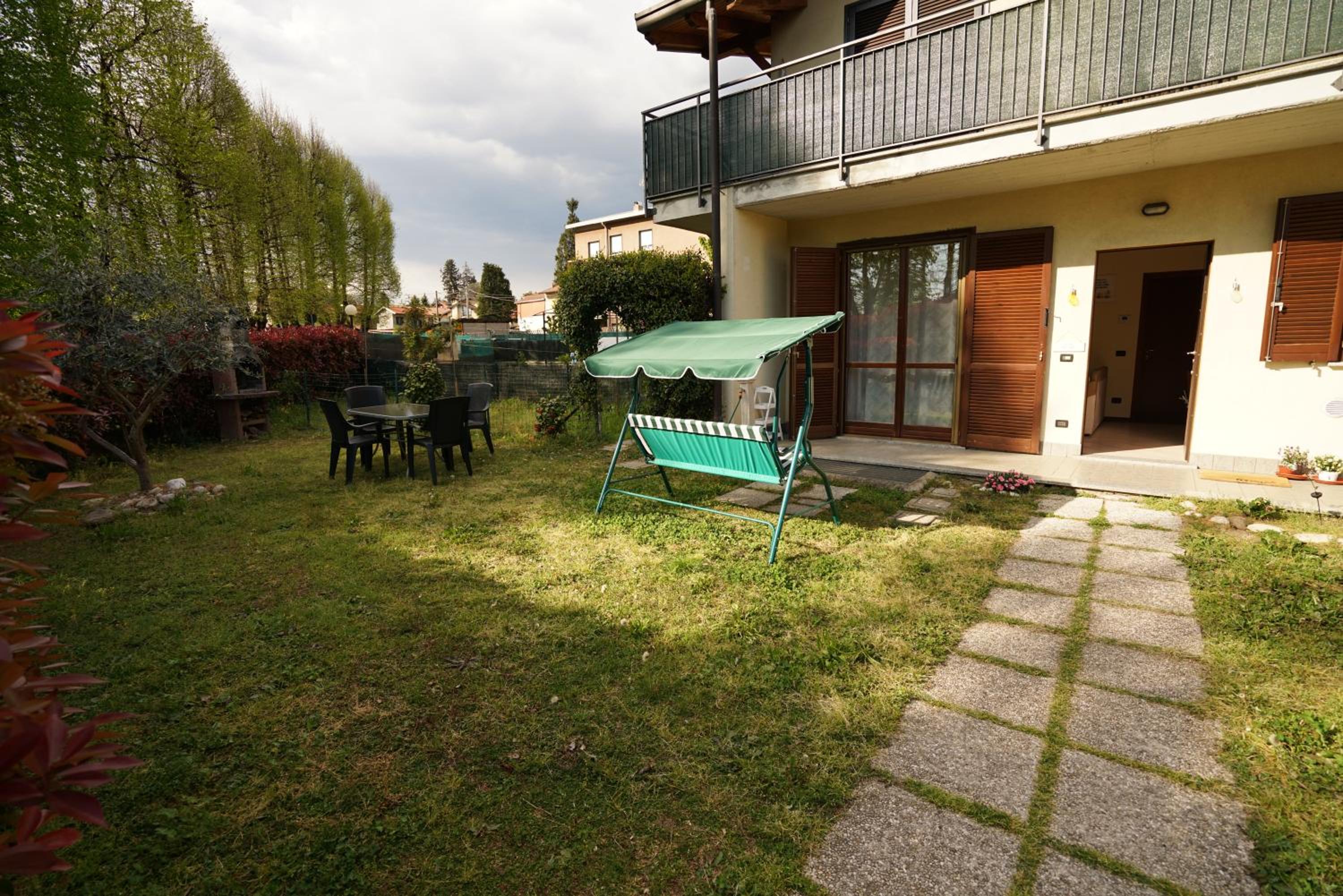 Somma Lombardo Vacations - giardino privato - comodo per Malpensa e Milano - Property Image 11