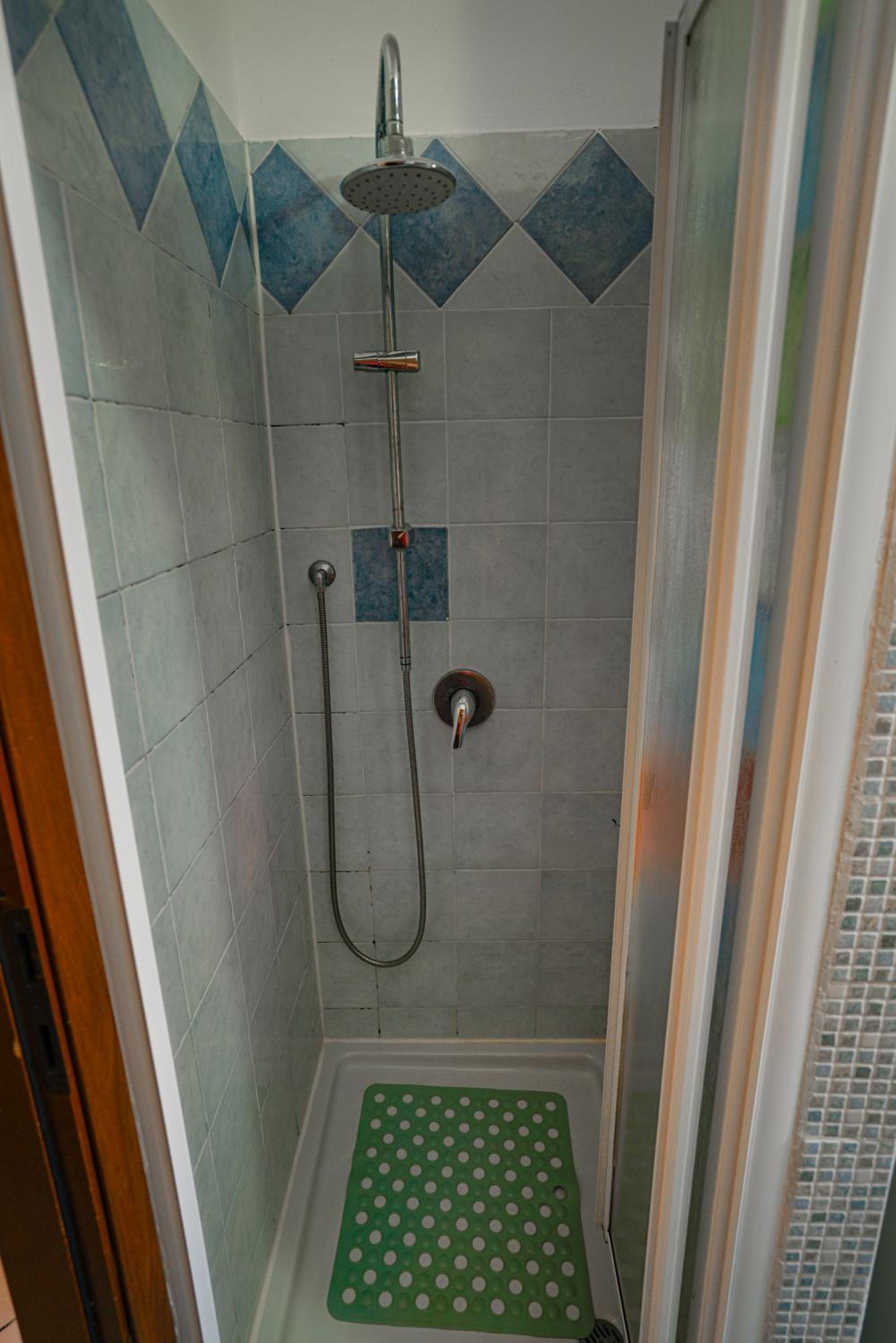 Somma Lombardo Vacations - giardino privato - comodo per Malpensa e Milano - Property Image 18