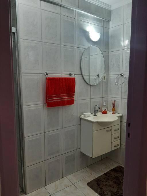 Apto Amplo, confortável, bem localizado, Astúrias