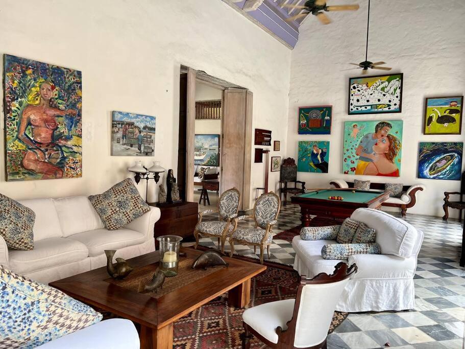 lounge