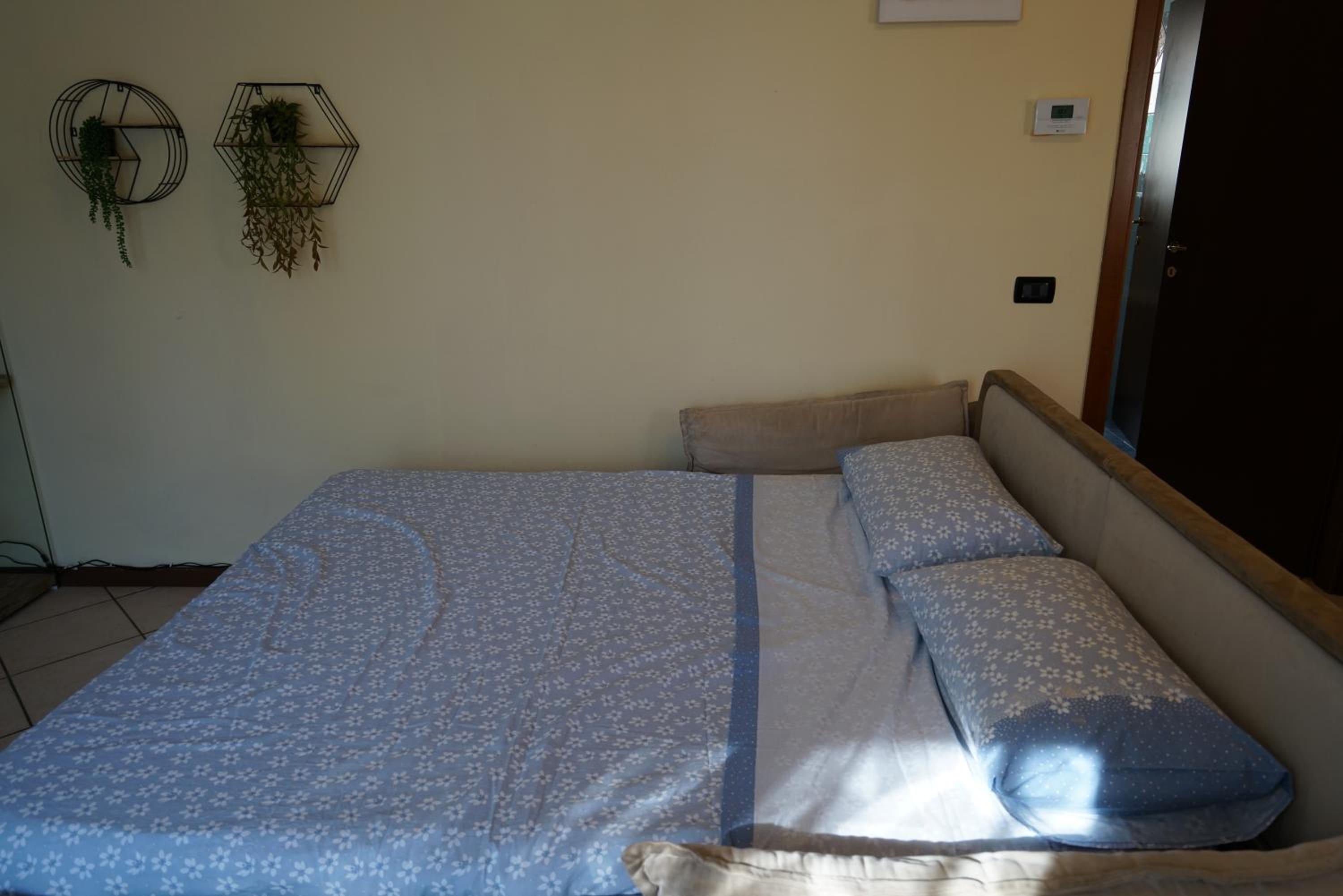 Somma Lombardo Vacations - giardino privato - comodo per Malpensa e Milano - Property Image 24