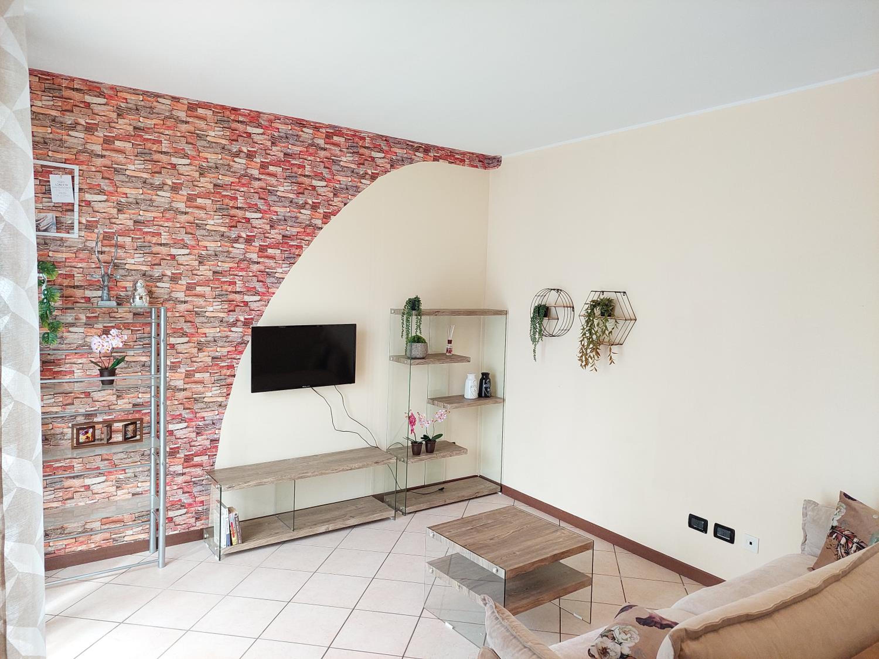 Somma Lombardo Vacations - giardino privato - comodo per Malpensa e Milano - Property Image 29