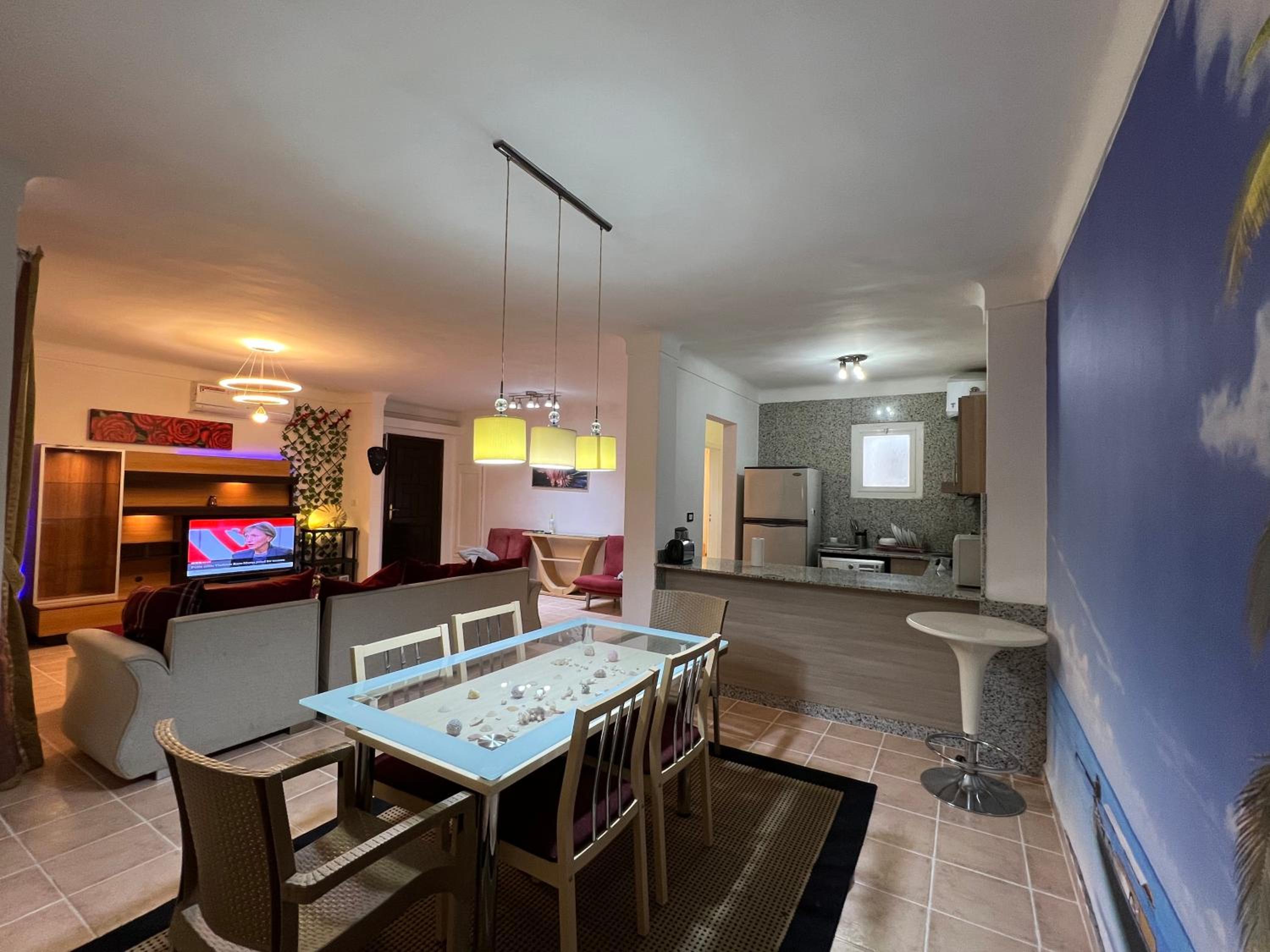 Naama bay Luxury stylish entire flat with en-suit rooms -centre of Sharm view 3