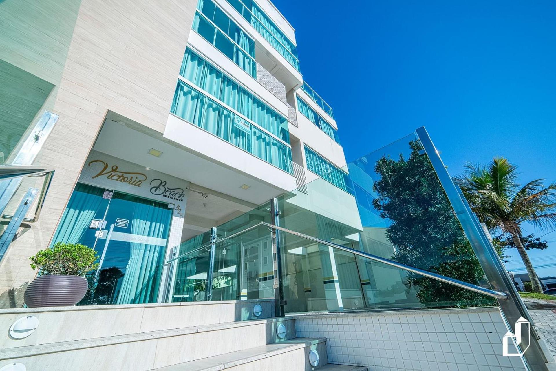 Cobertura Espaçosa com Piscina Exclusiva