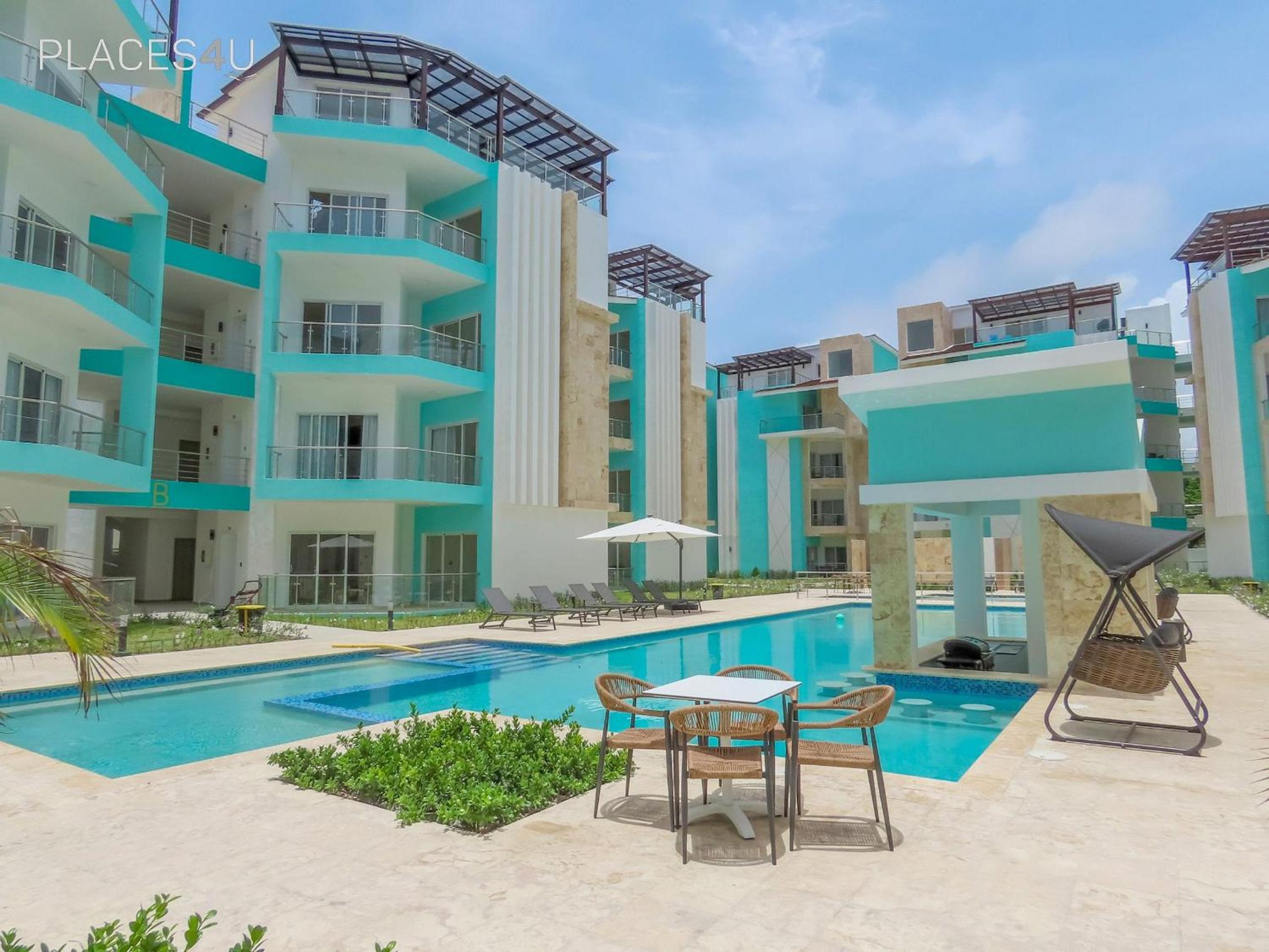 Amazing I bedroom apartment steps from the beach view 3