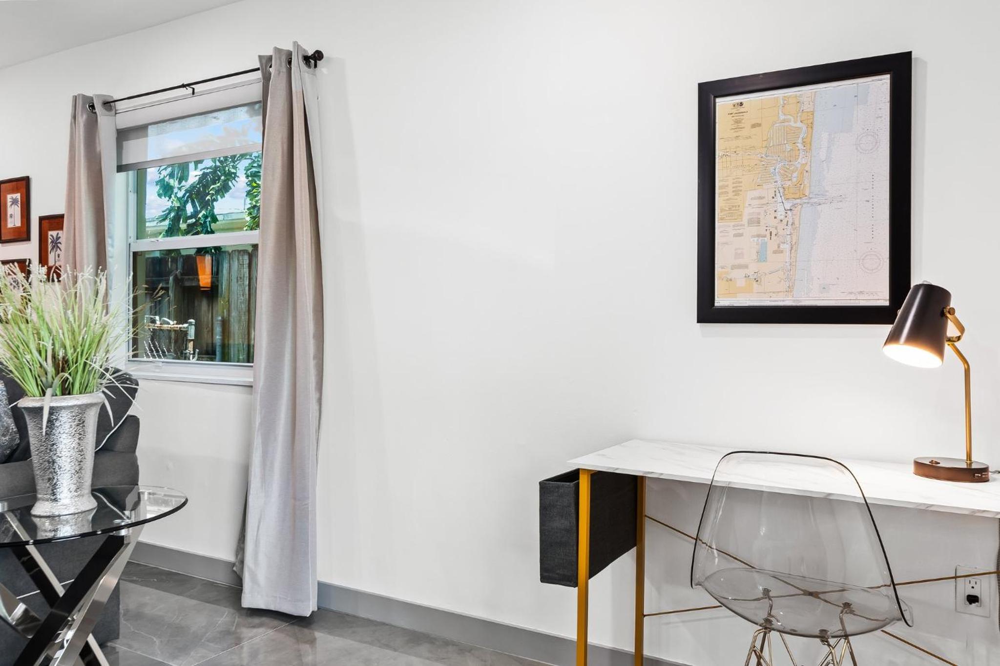 Duplex Renovated Newly Furnished Spacious 2 Miles to Las Olas Riverfront Entertainment District 4 Miles to Beach view 3