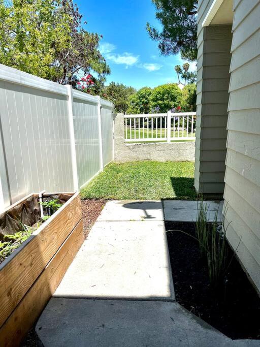 King Bed - Condo in Irvine