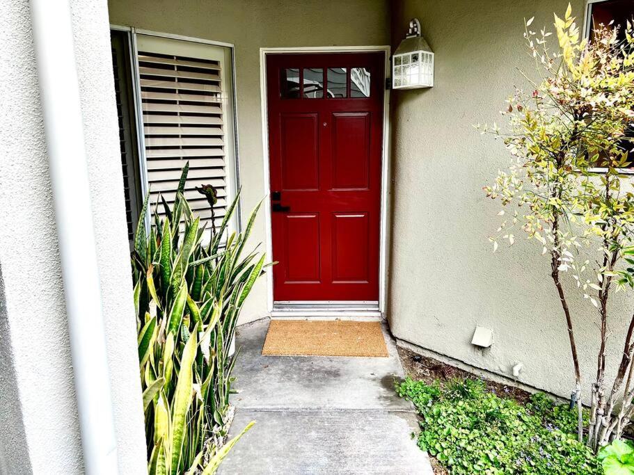 King Bed - Condo in Irvine