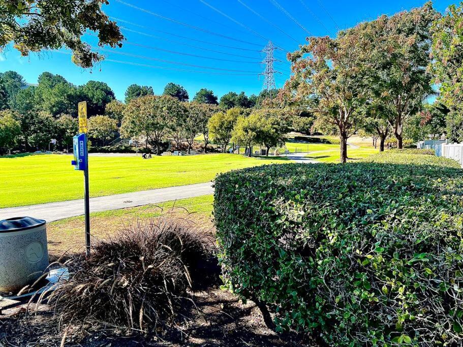 King Bed - Condo in Irvine, photo 22