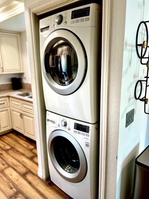 King Bed - Condo in Irvine, photo 34