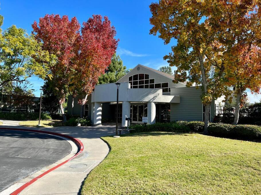 King Bed - Condo in Irvine