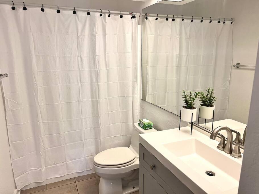 King Bed - Condo in Irvine