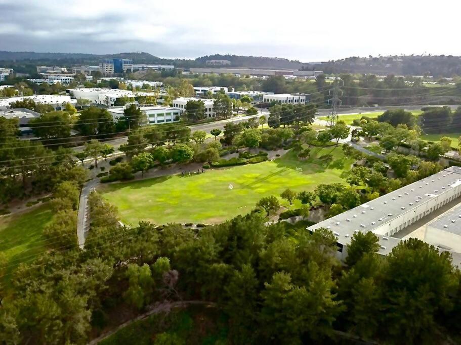King Bed - Condo in Irvine, photo 26