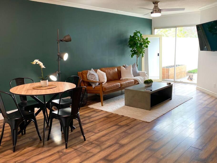 King Bed - Condo in Irvine, photo 10