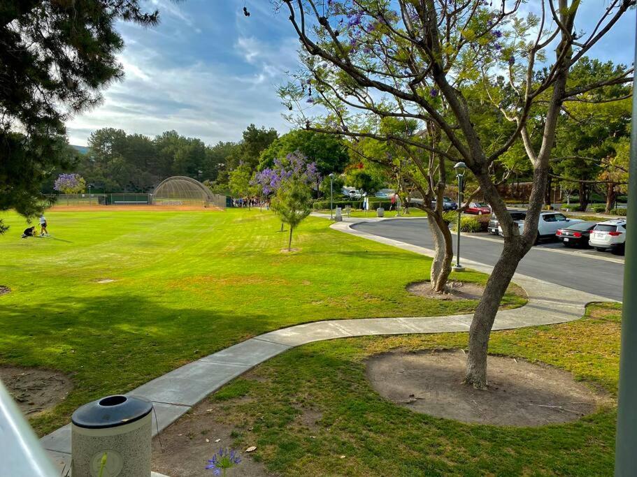King Bed - Condo in Irvine, photo 36