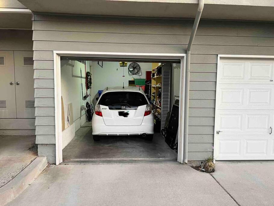 King Bed - Condo in Irvine, photo 17