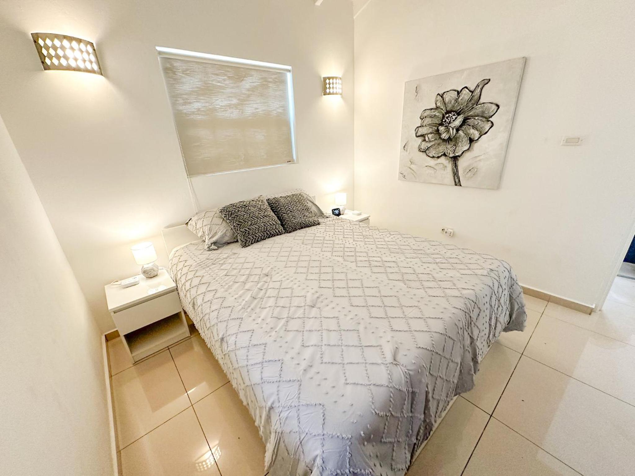 Villa Pearl - Steps from the Sea