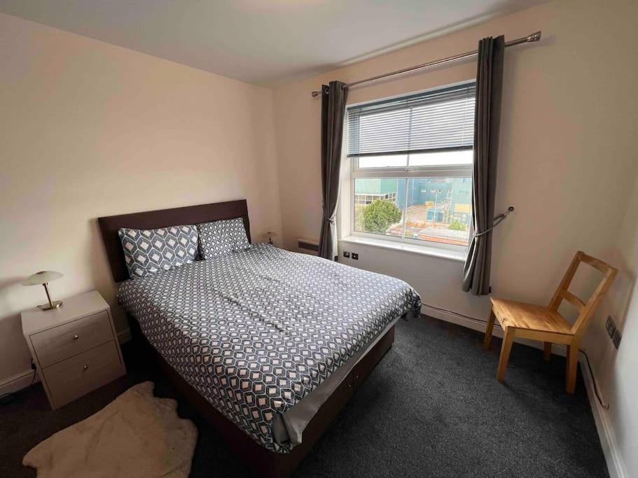 Lincoln View Sleeps 4 Balcony Self check-in view 5