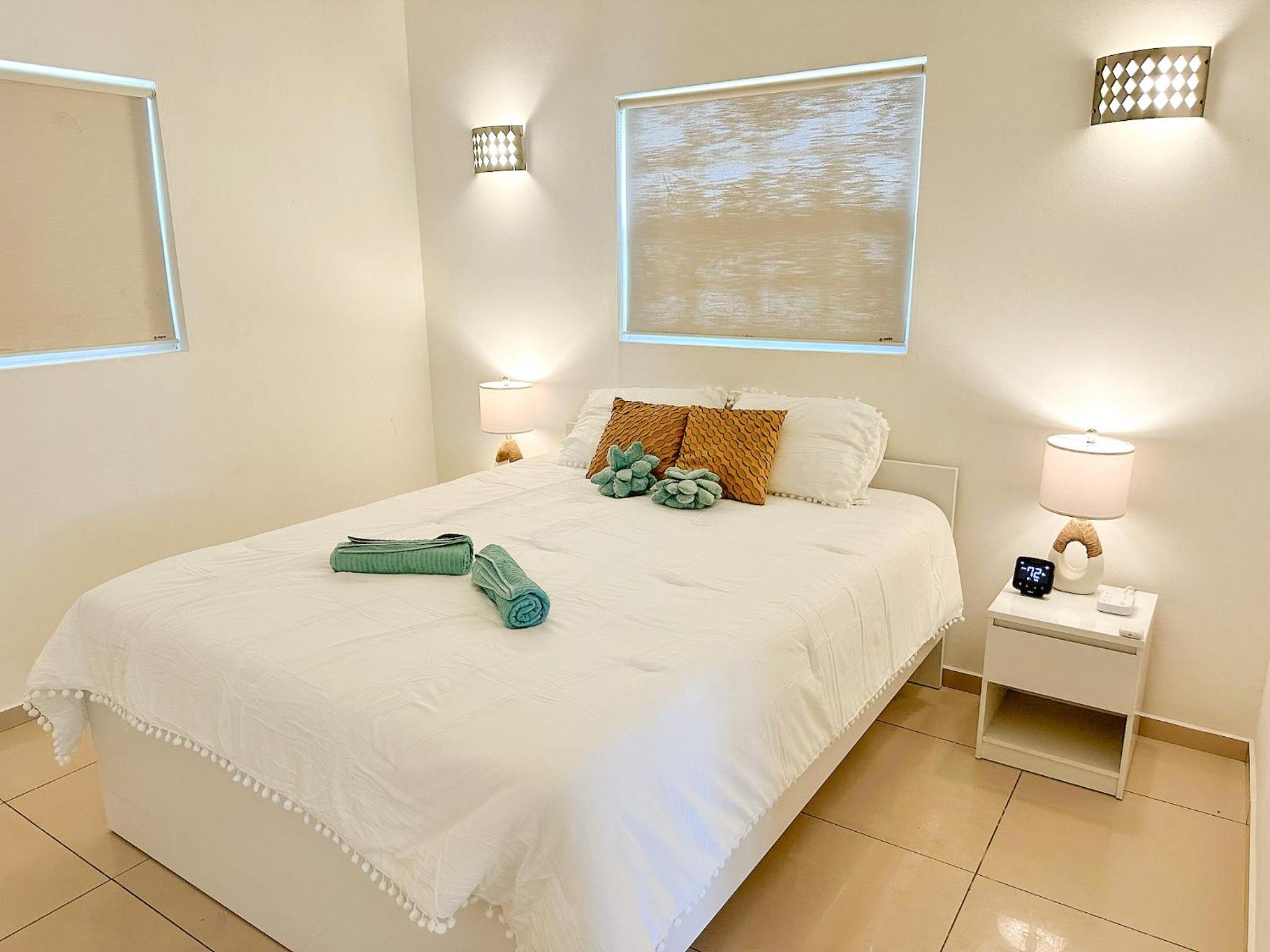 Villa Pearl - Steps from the Sea