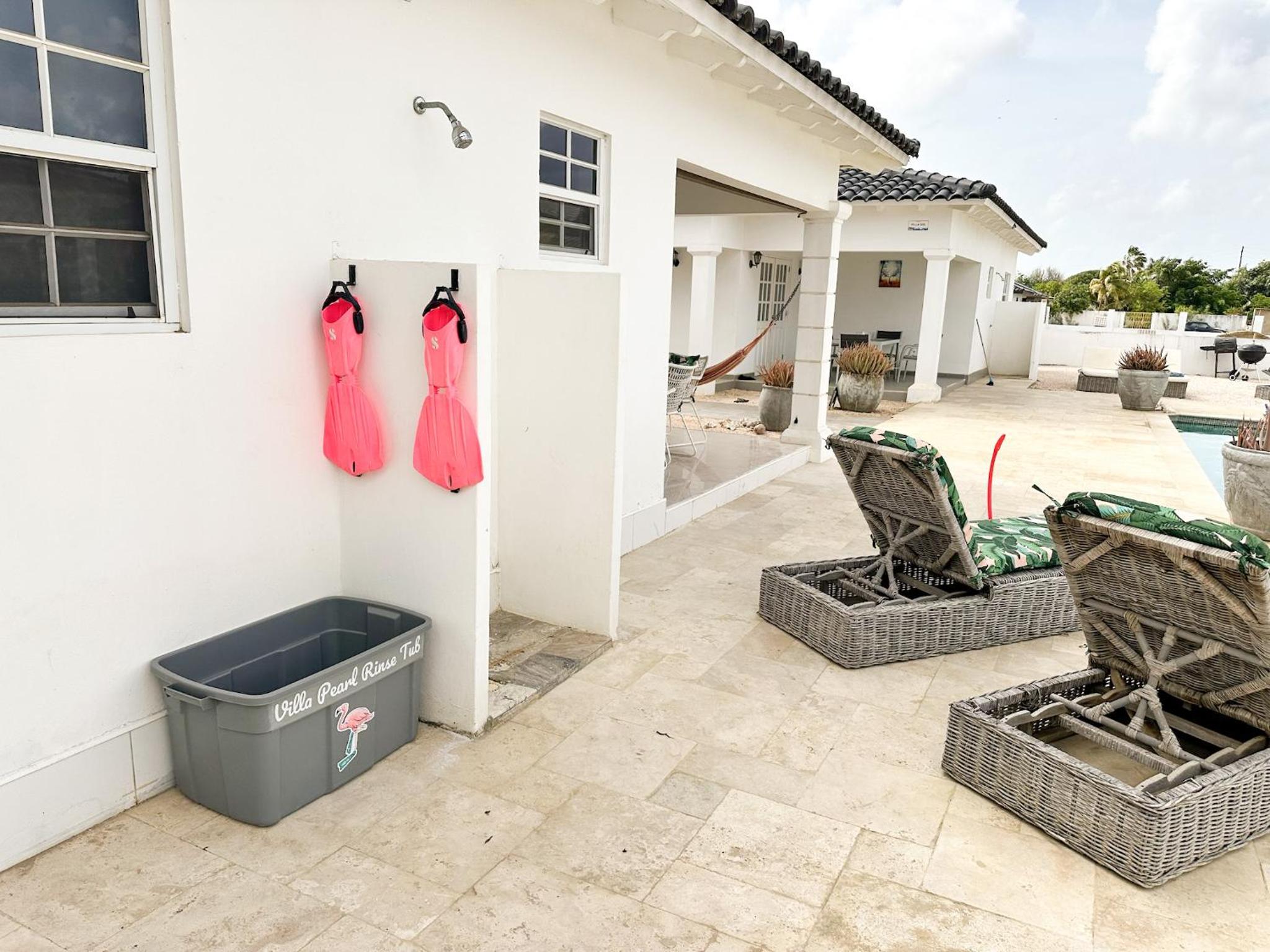 Villa Pearl - Steps from the Sea