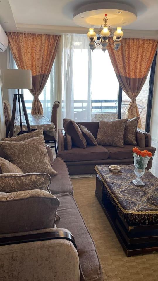 Stunning Seaview Apartment