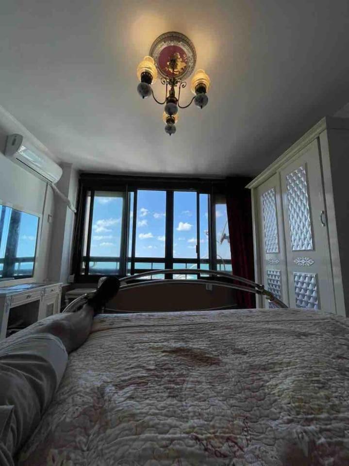 Stunning Seaview Apartment