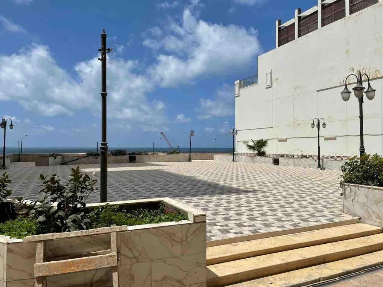 Stunning Seaview Apartment