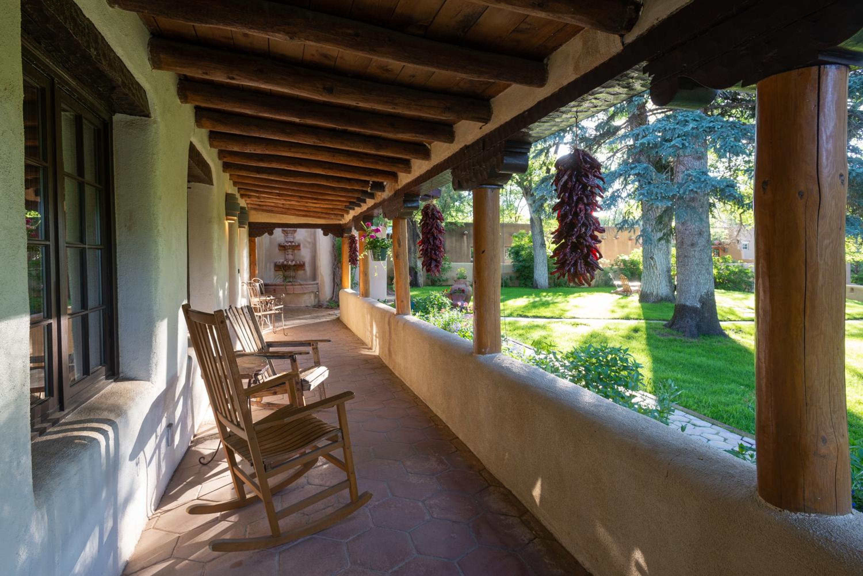 Inn on La Loma Plaza