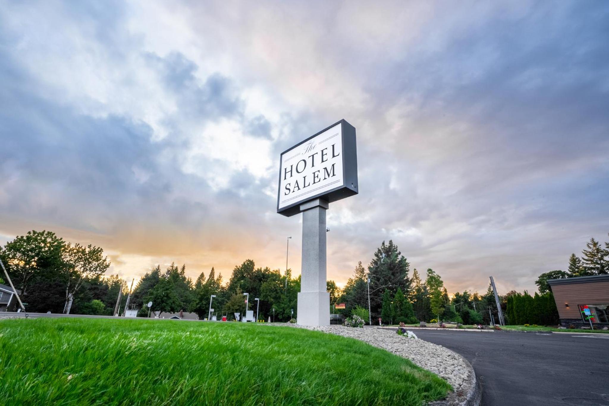 Albany Vacations - The Hotel Salem - Property Image 3