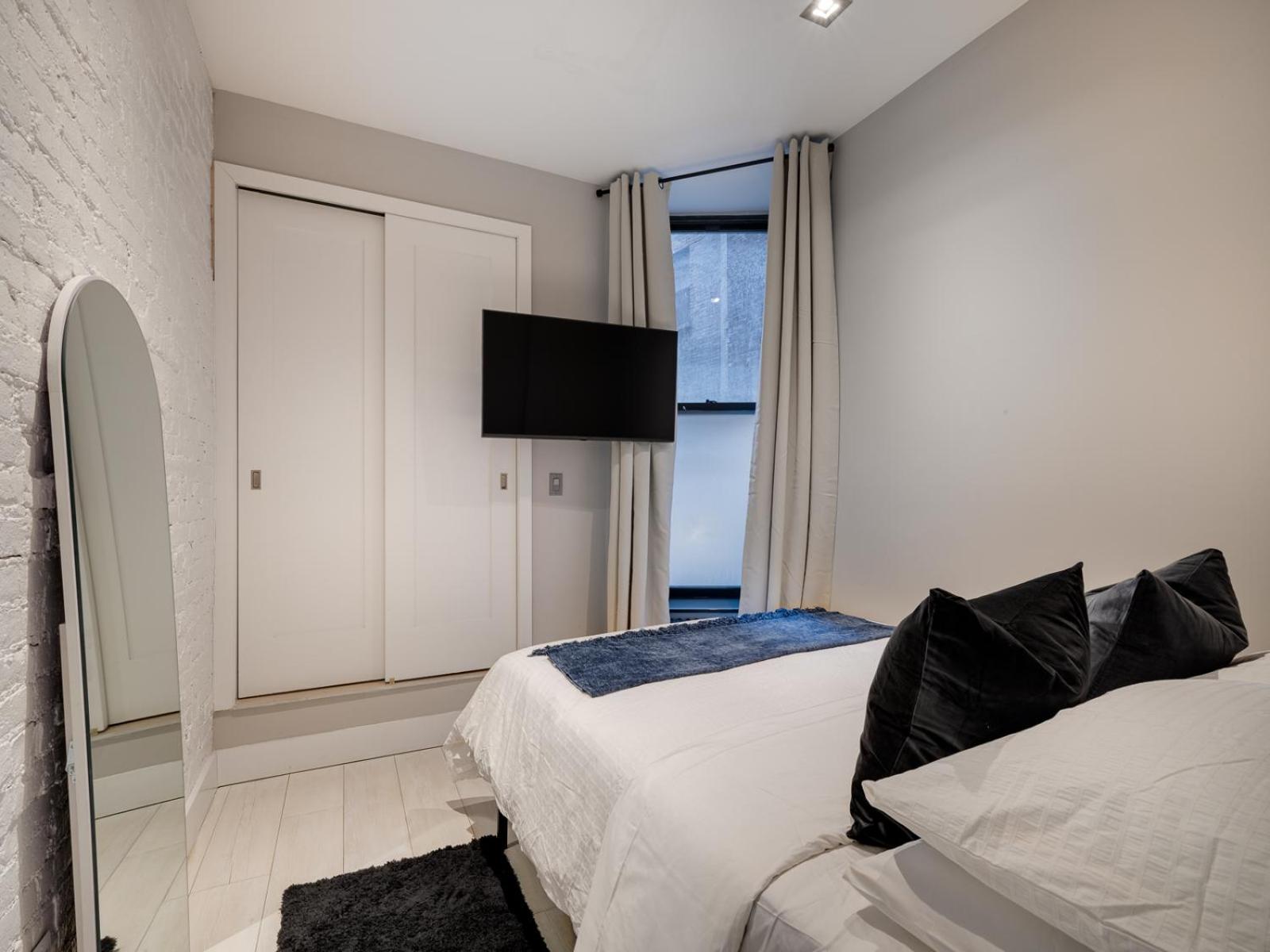Cozy & Convenient Midtown Condo-Hotel!