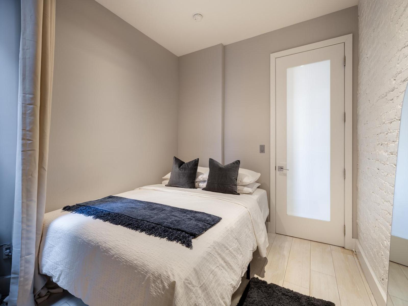 Cozy & Convenient Midtown Condo-Hotel!