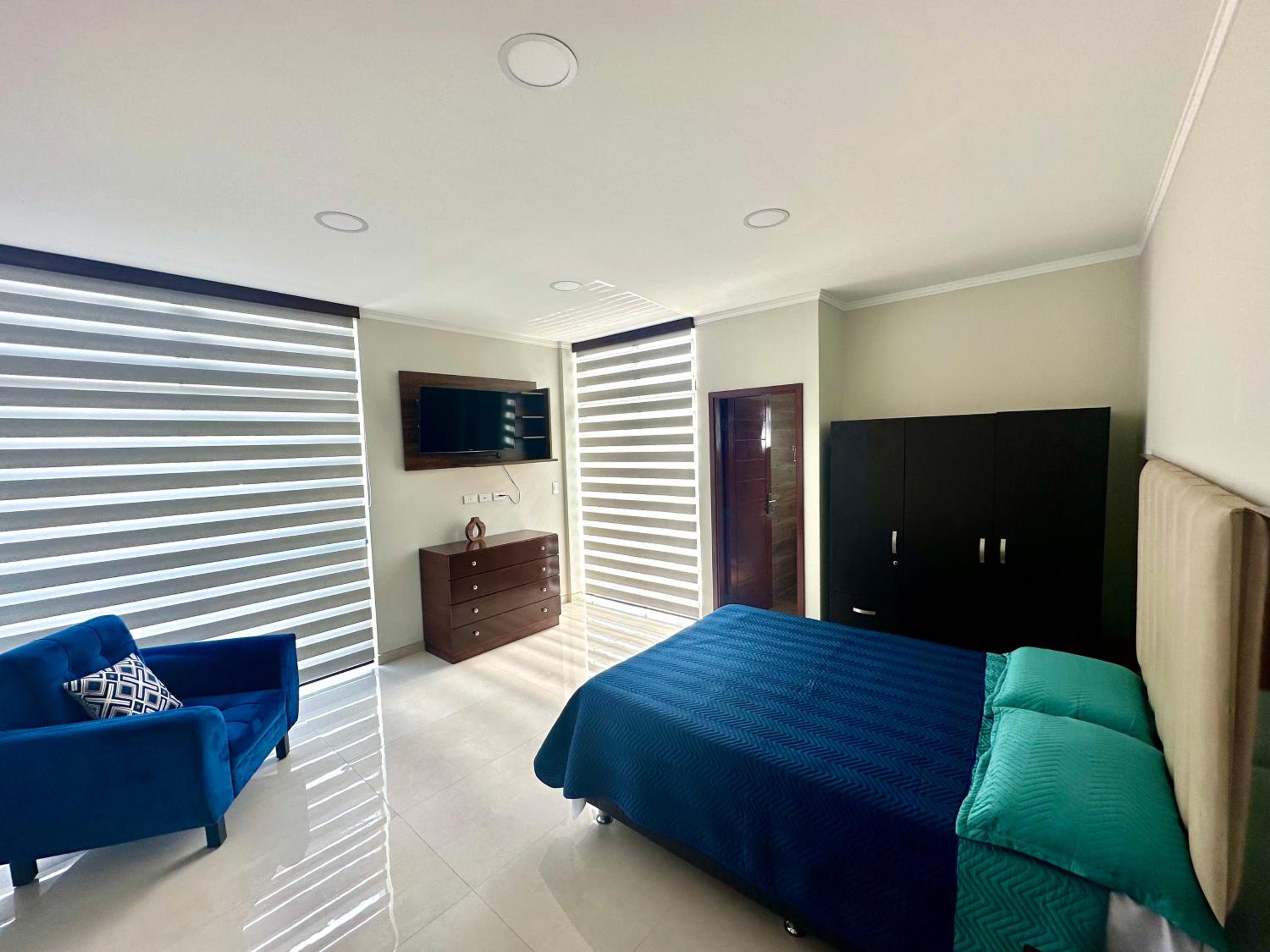 Urubo casa de dos pisos con sauna y piscina