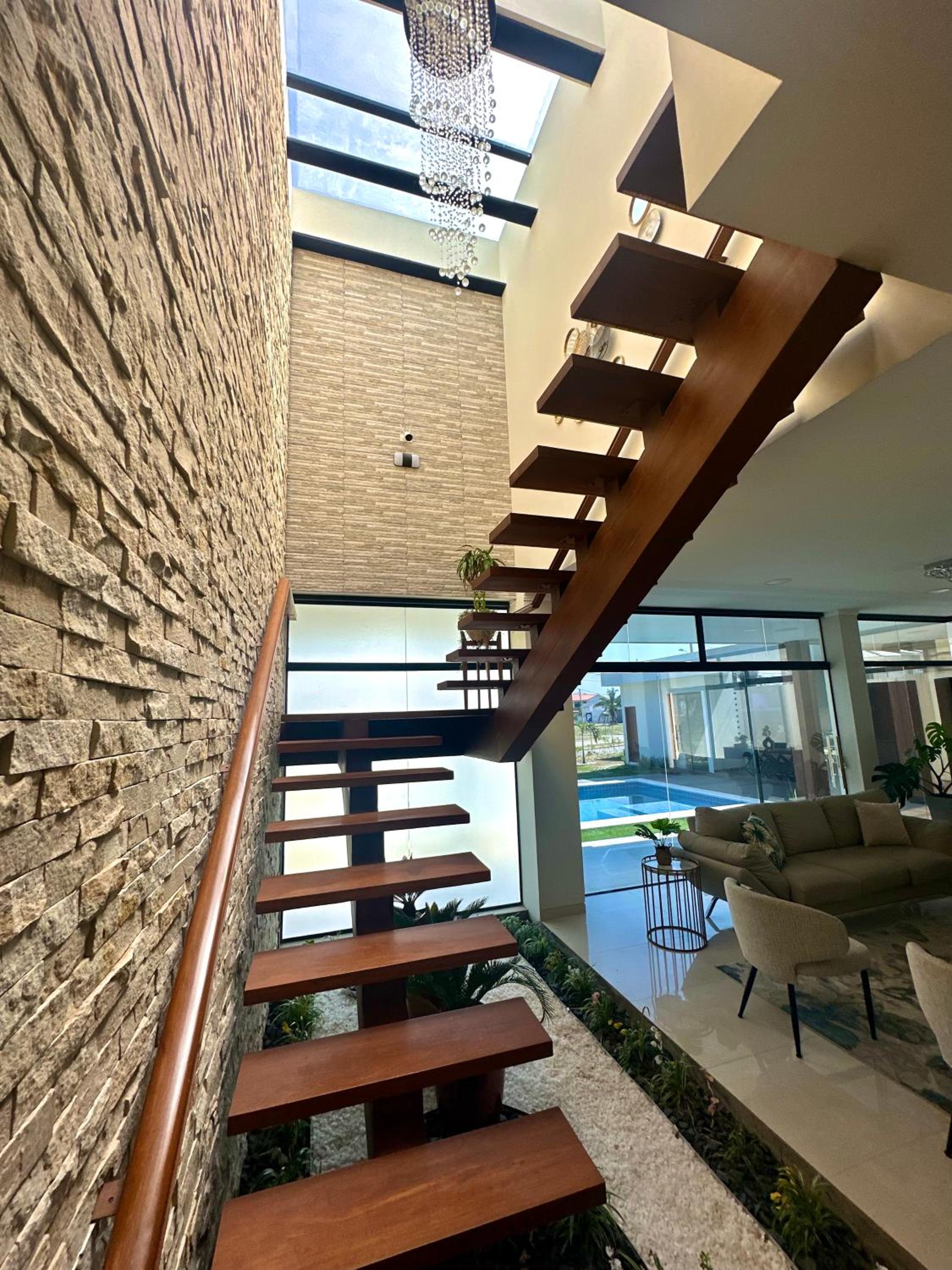 Urubo casa de dos pisos con sauna y piscina