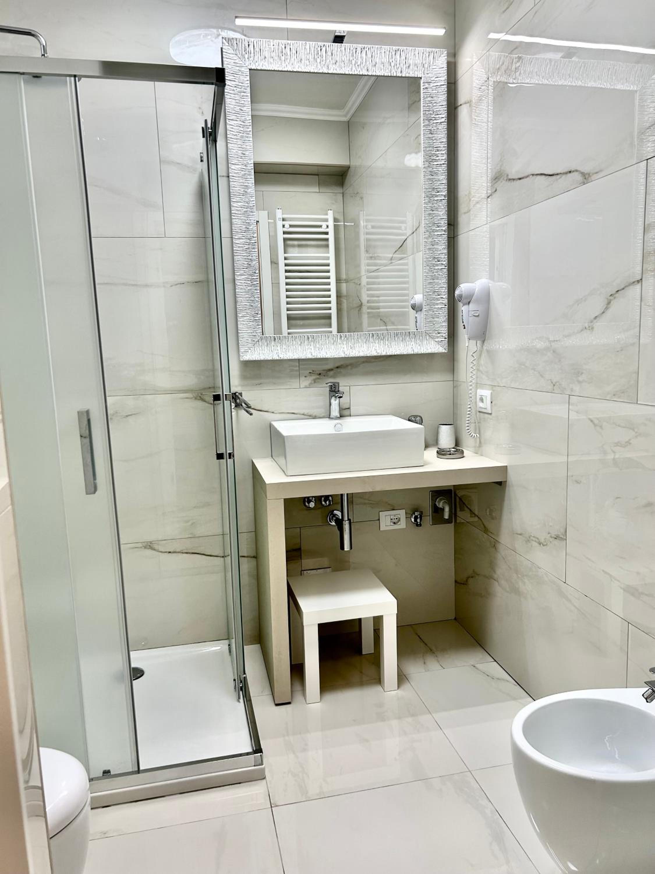 Emerald Suites