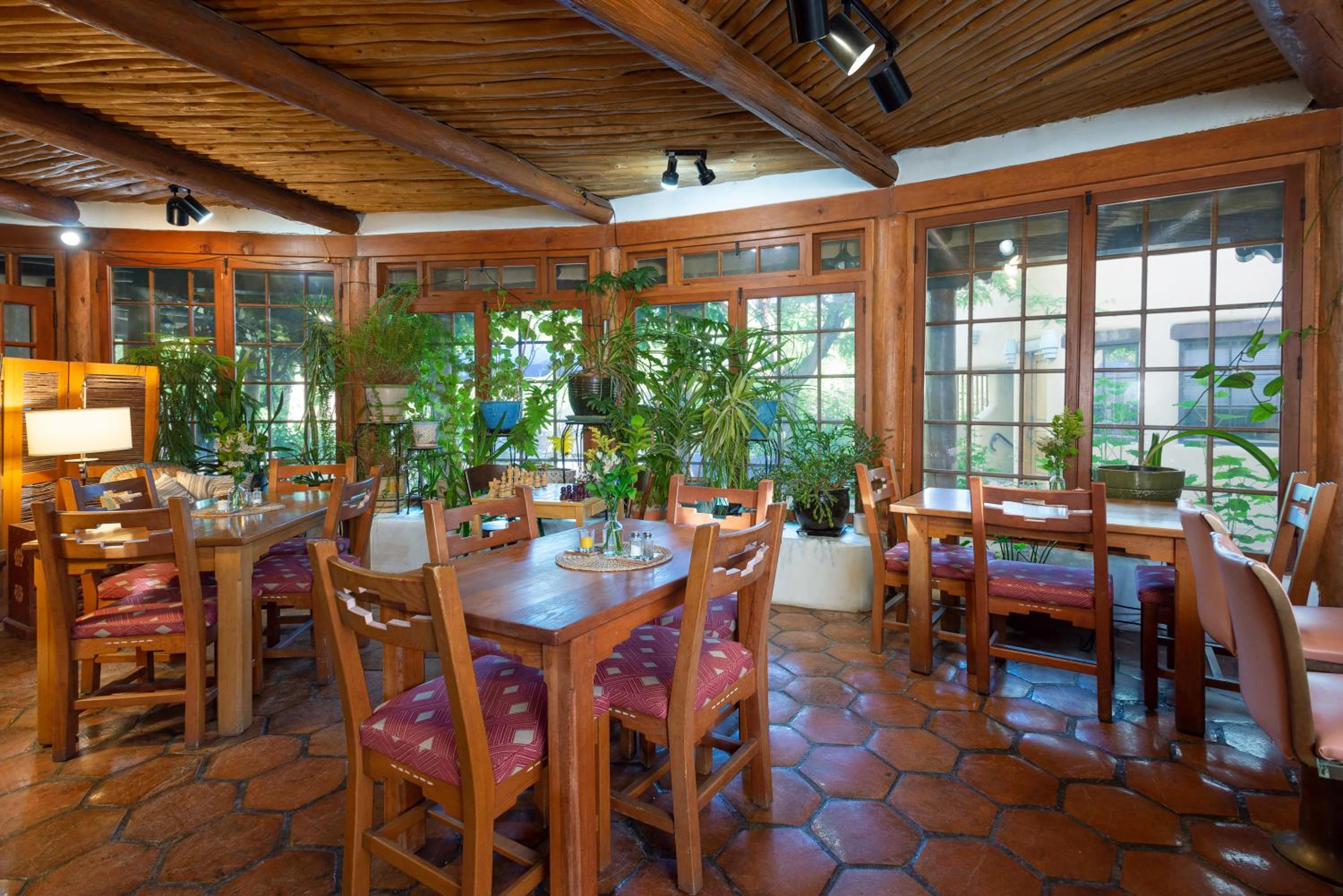 Inn on La Loma Plaza