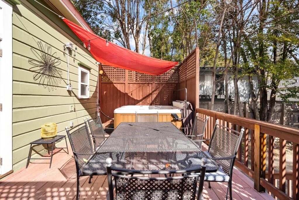 Hot Tub PRIME DWTN NAPA 3 bed 2 Bath view 5