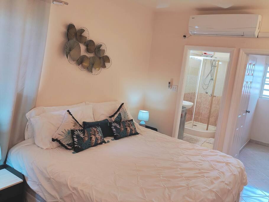 Beachfront , Luxury 2 Bedroom Apartment view 5