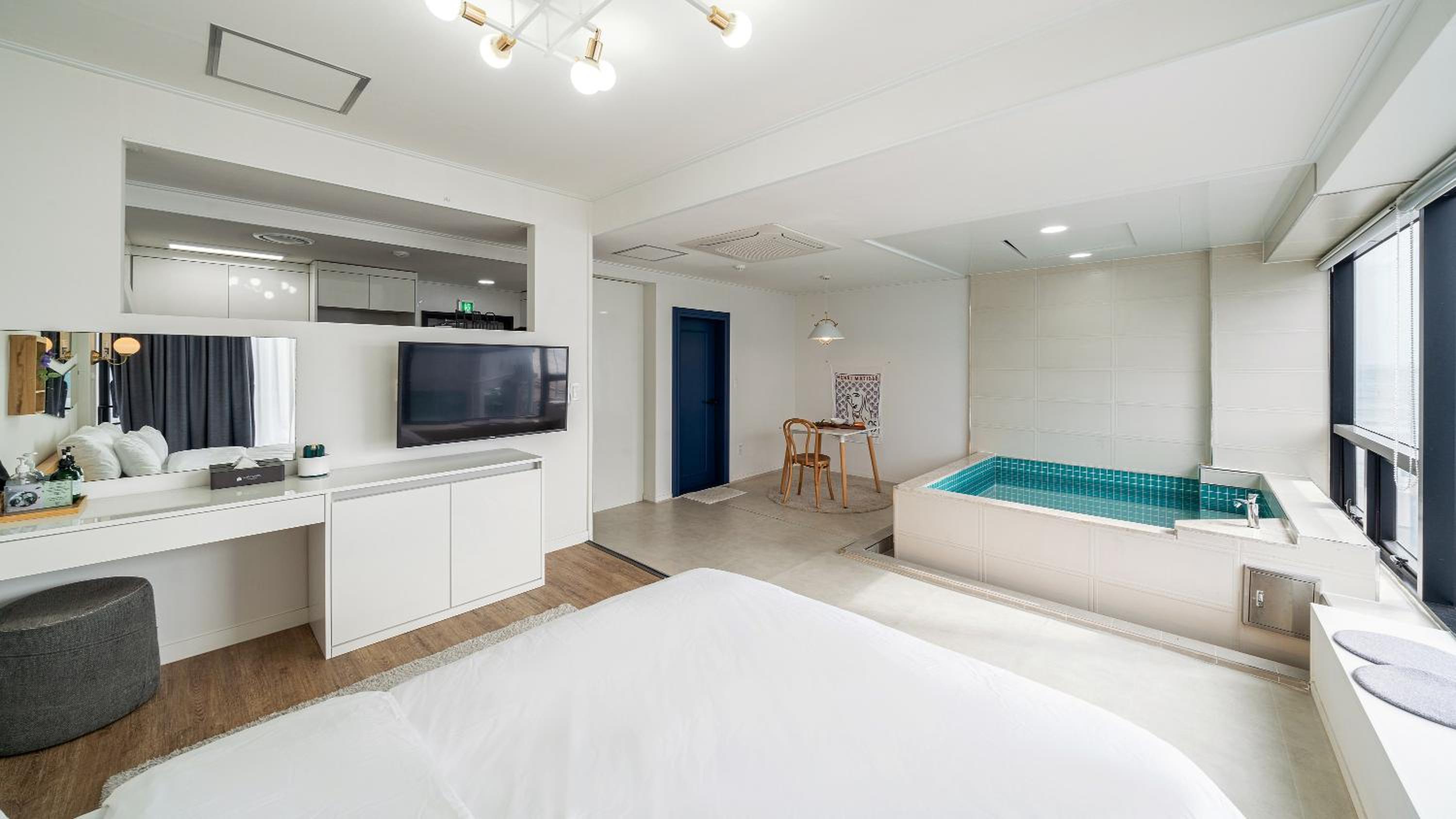 hotel room
