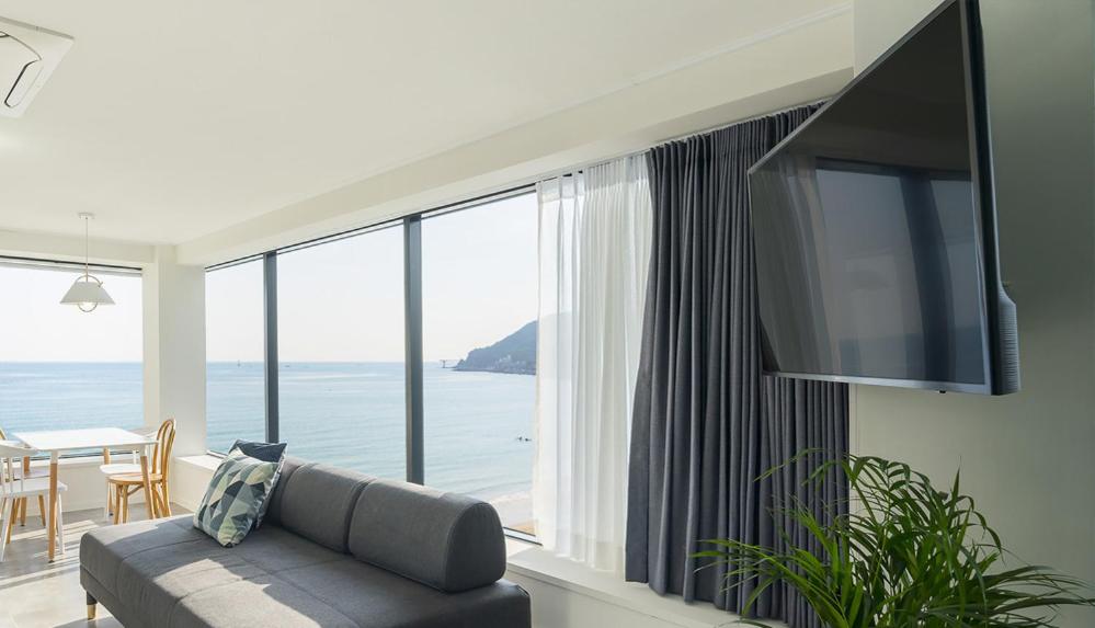 Busan Graysands