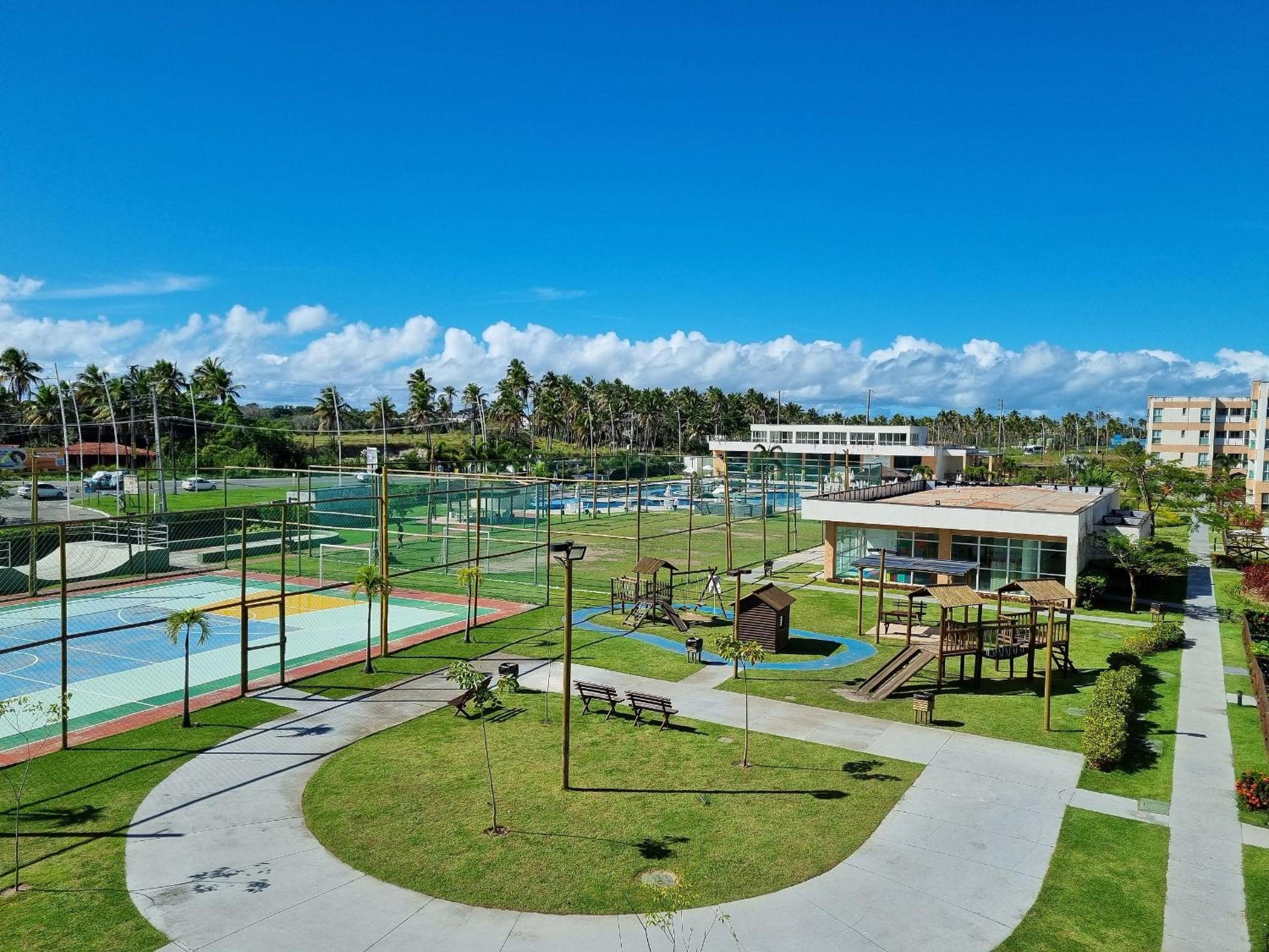 Muro Alto Condomínio Clube Porto de Galinhas por Brevelar