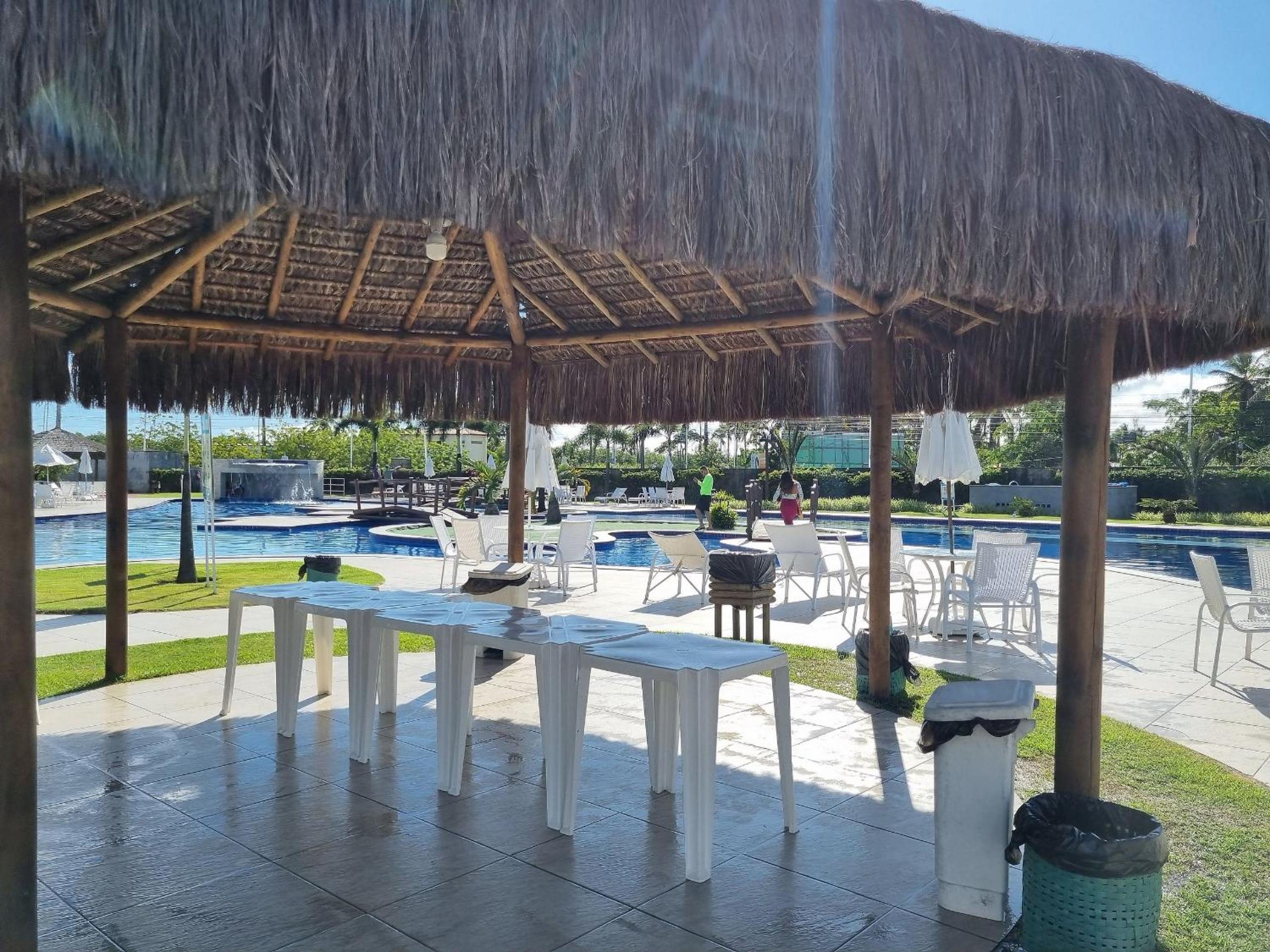 Muro Alto Condomínio Clube Porto de Galinhas por Brevelar