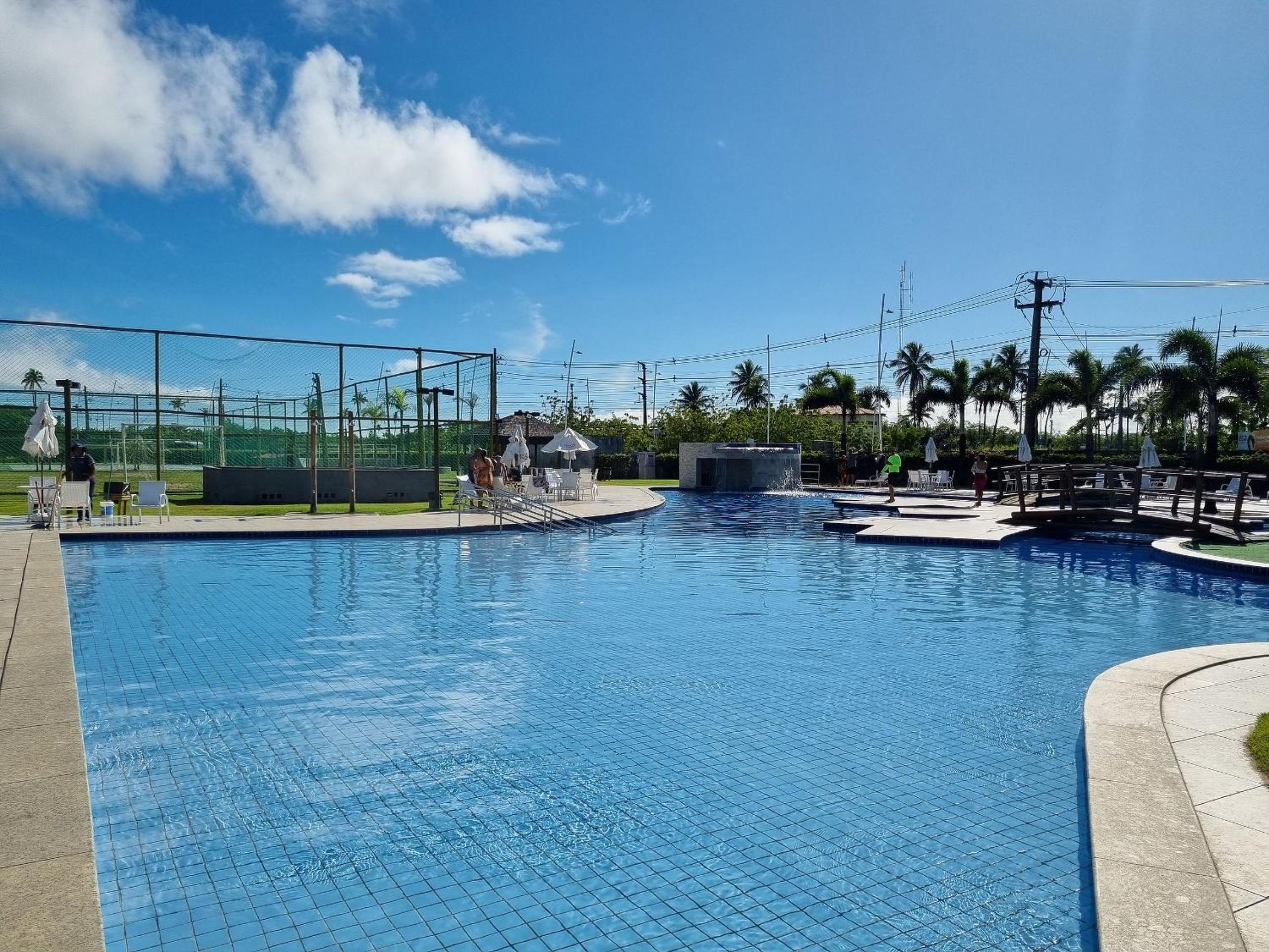 Muro Alto Condomínio Clube Porto de Galinhas por Brevelar