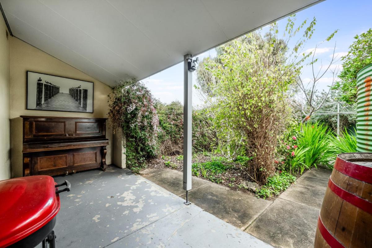 A Penola-Coonawarra Villa