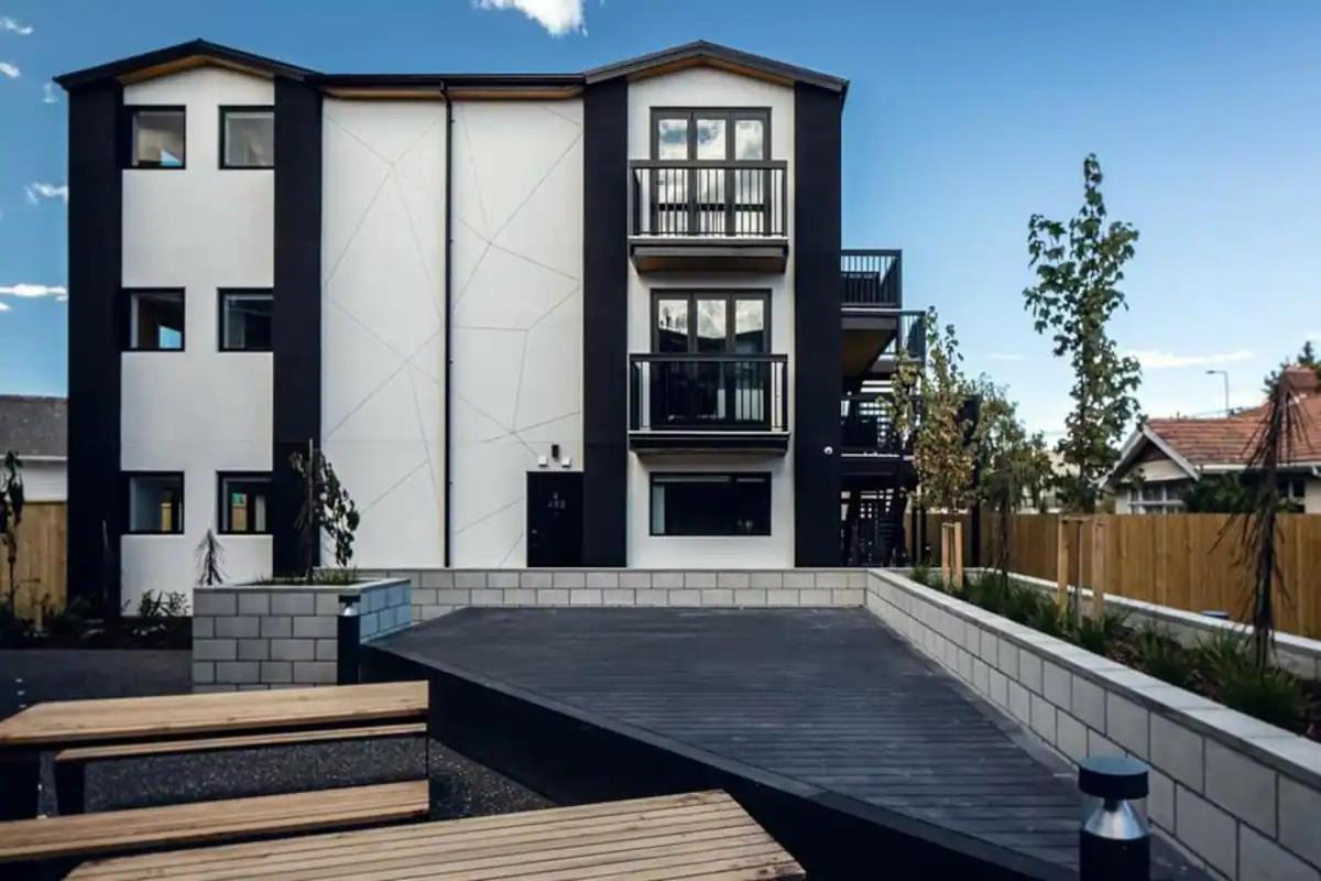 Cozy 1BR Apartment with Hagley Park View